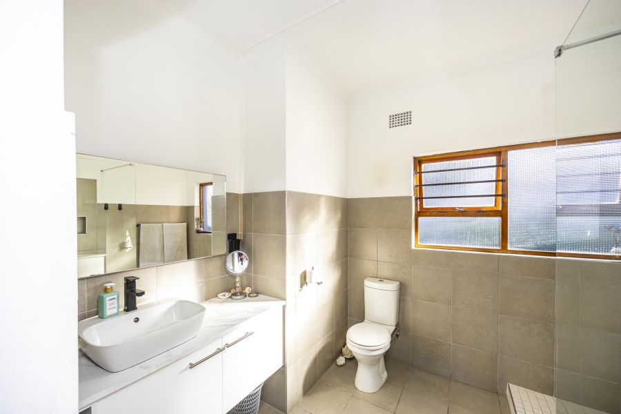 4 Bedroom Property for Sale in Beacon Bay Eastern Cape